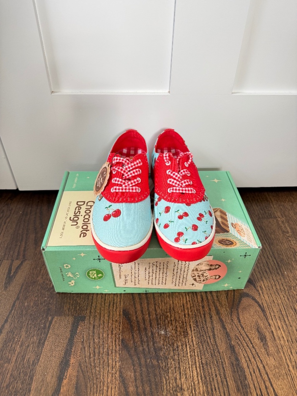 Hot Chocolate Design Chocolaticas® CHERRY BLUE Sneakers W7 | NIB